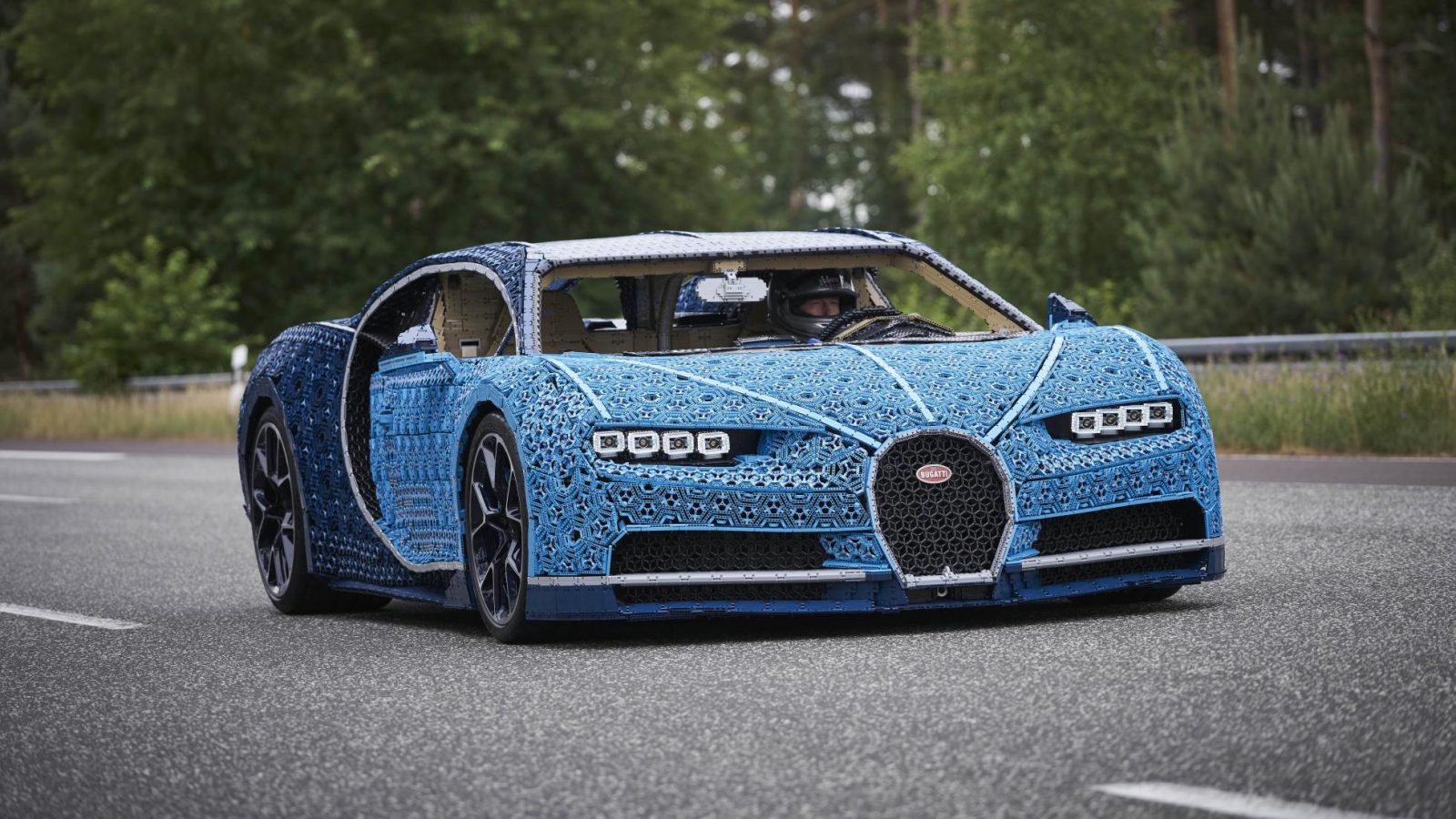 Watch Bugatti Chiron Emerge From Lego Bricks